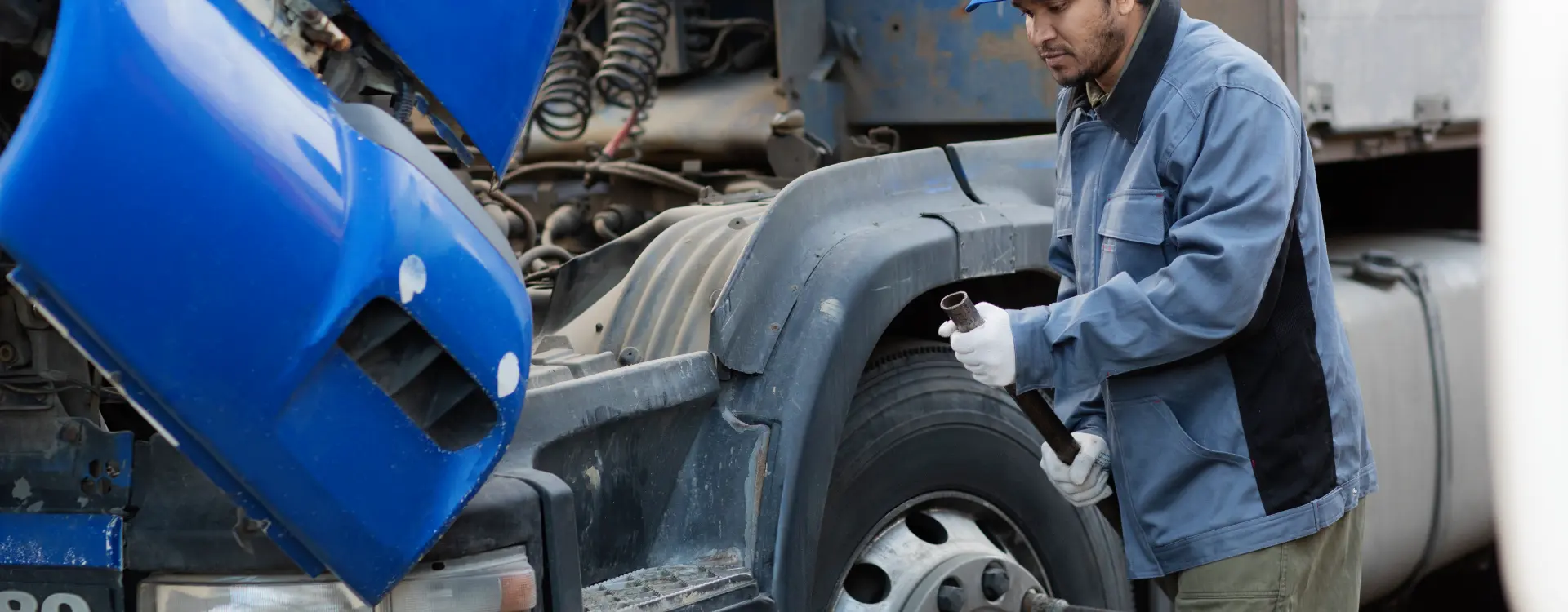 Why Do You Need Quick Truck Smash Repairs in Melbourne